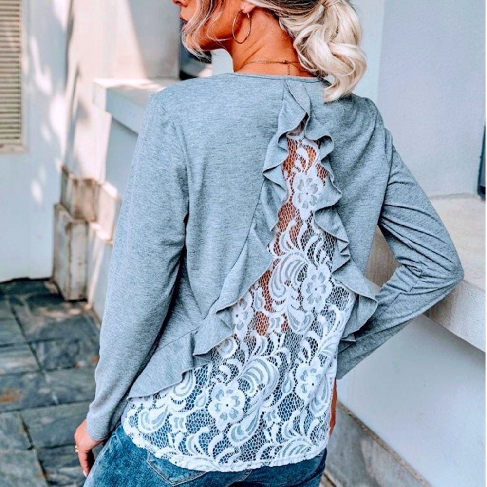 NWT! CONTRAST LACE INSERT RUFFLE TRIM TEE!